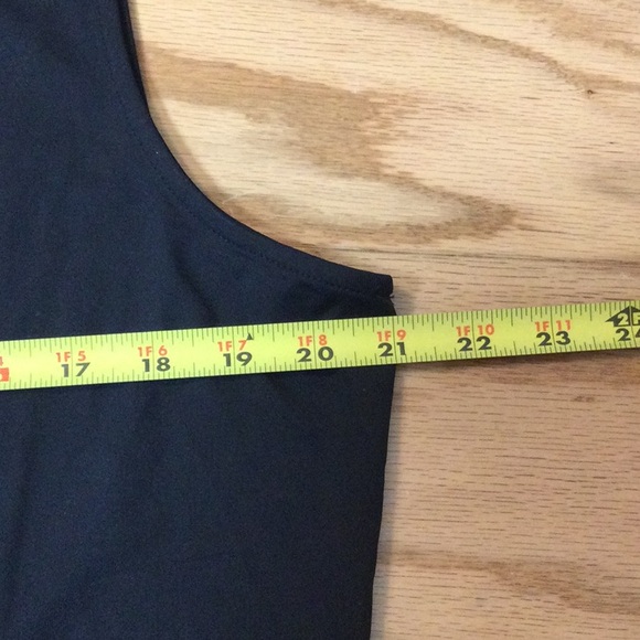 1X Susan Graver Smoothing Essentials black lace V-neck tank - Picture 10 of 14